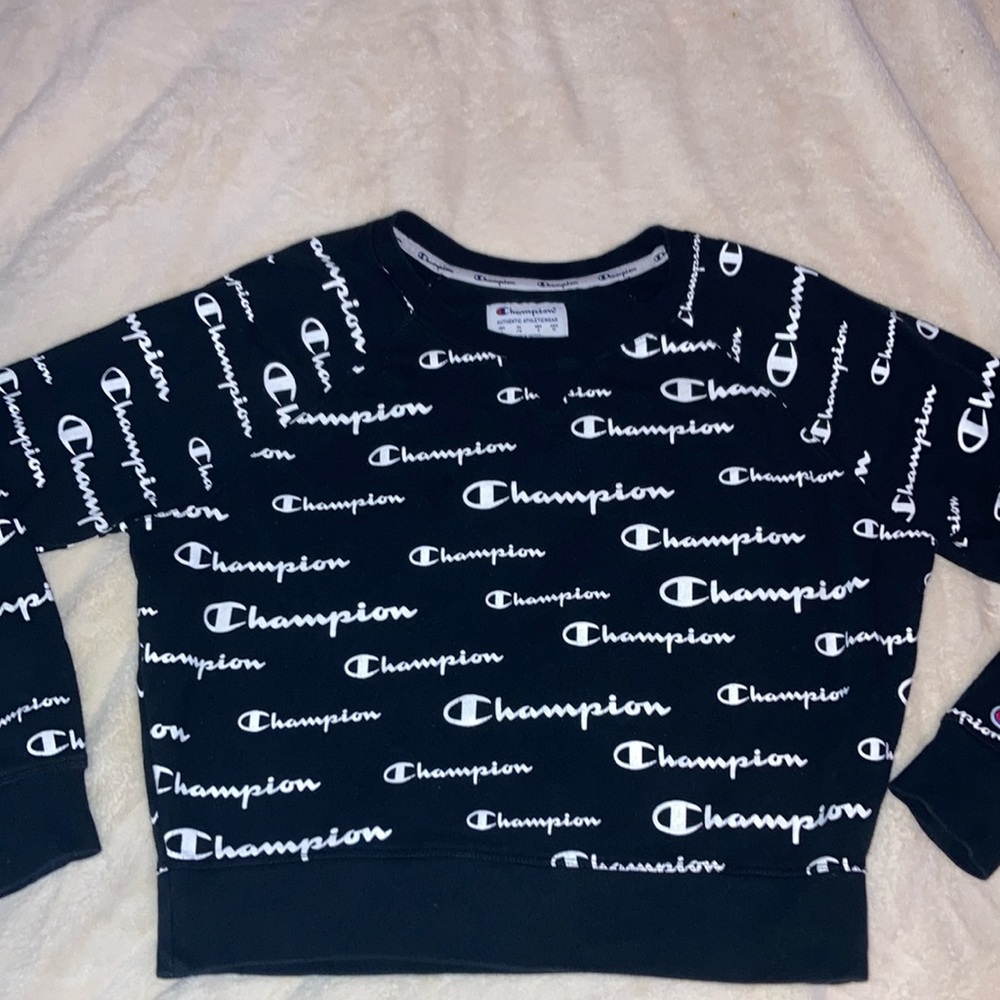 Women’s sweatshirt